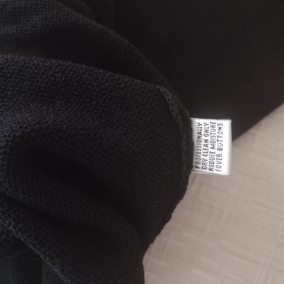 VGC Black St John Basics Zip Cardigan Gold Buttons Pockets Sweater Knit Size 8 - Picture 6 of 8